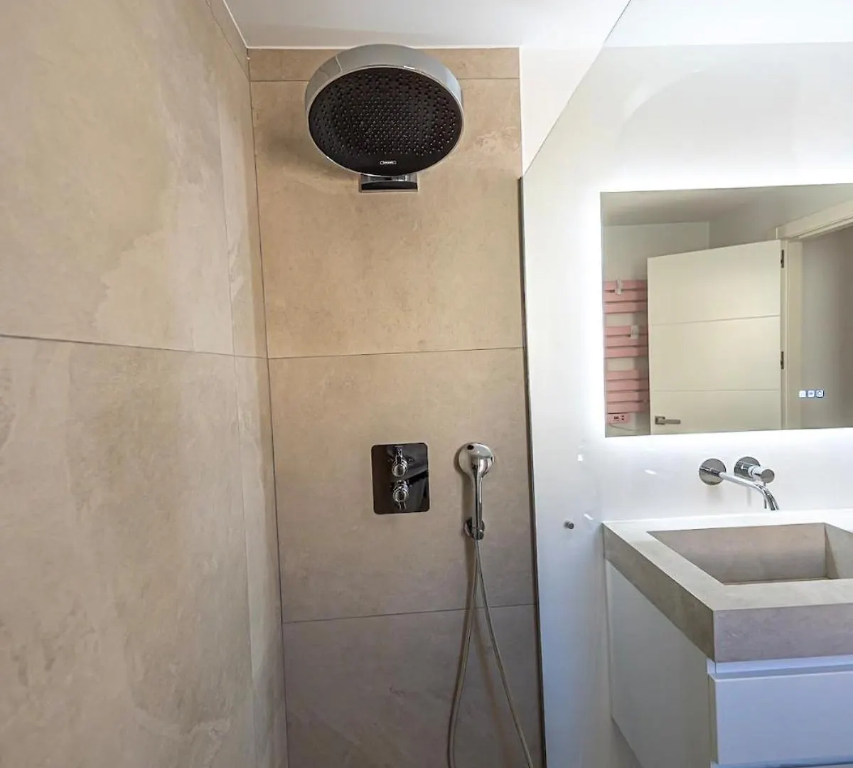 Luxury Townhouse In Tarifa Free Parking Fast Wifi Villa