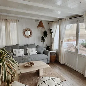  Appartement Cool Loft In The Old Town With Rooftop Terrace And Fireplace